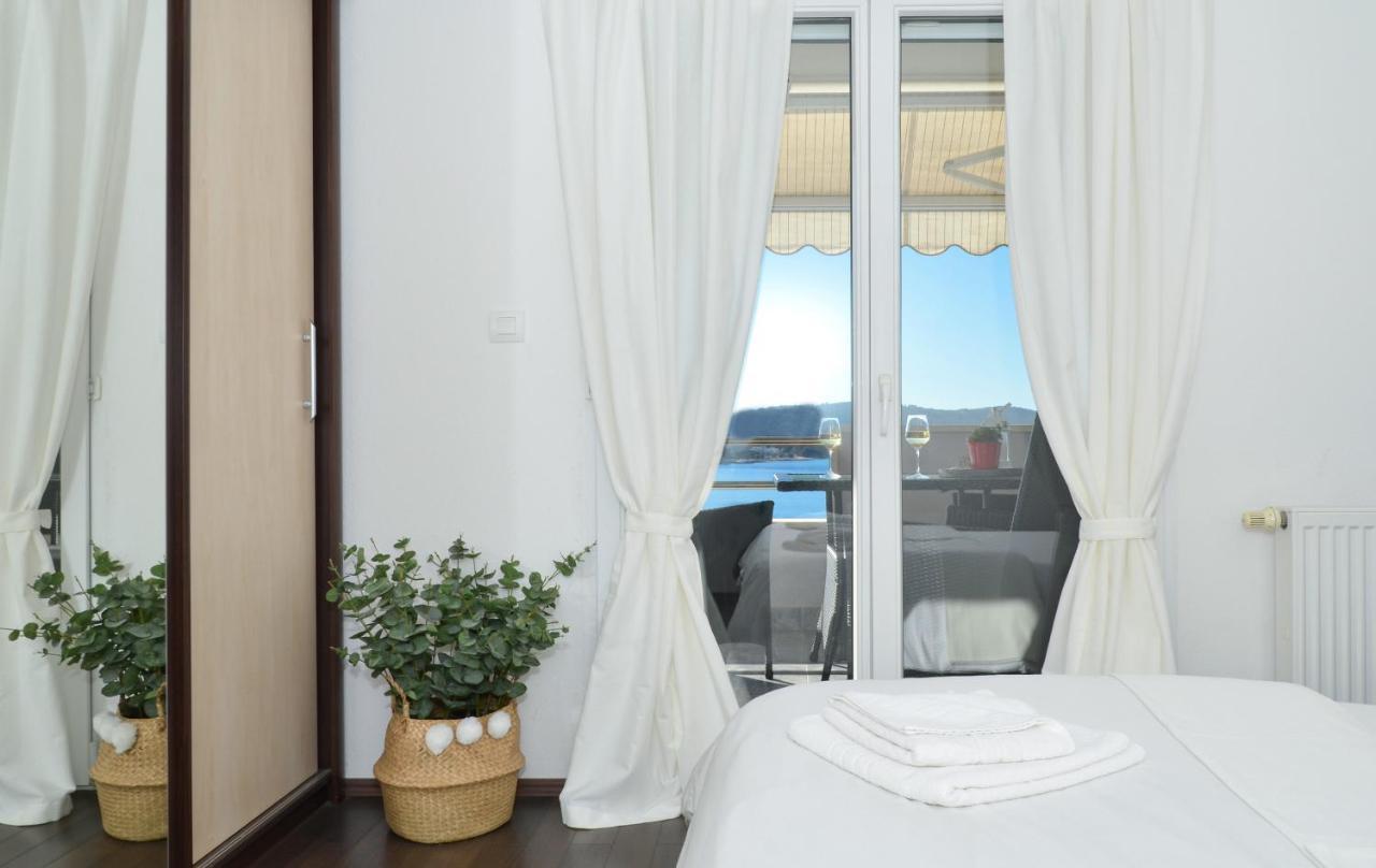 Copacabana Beach Apartments Trogir Exterior foto