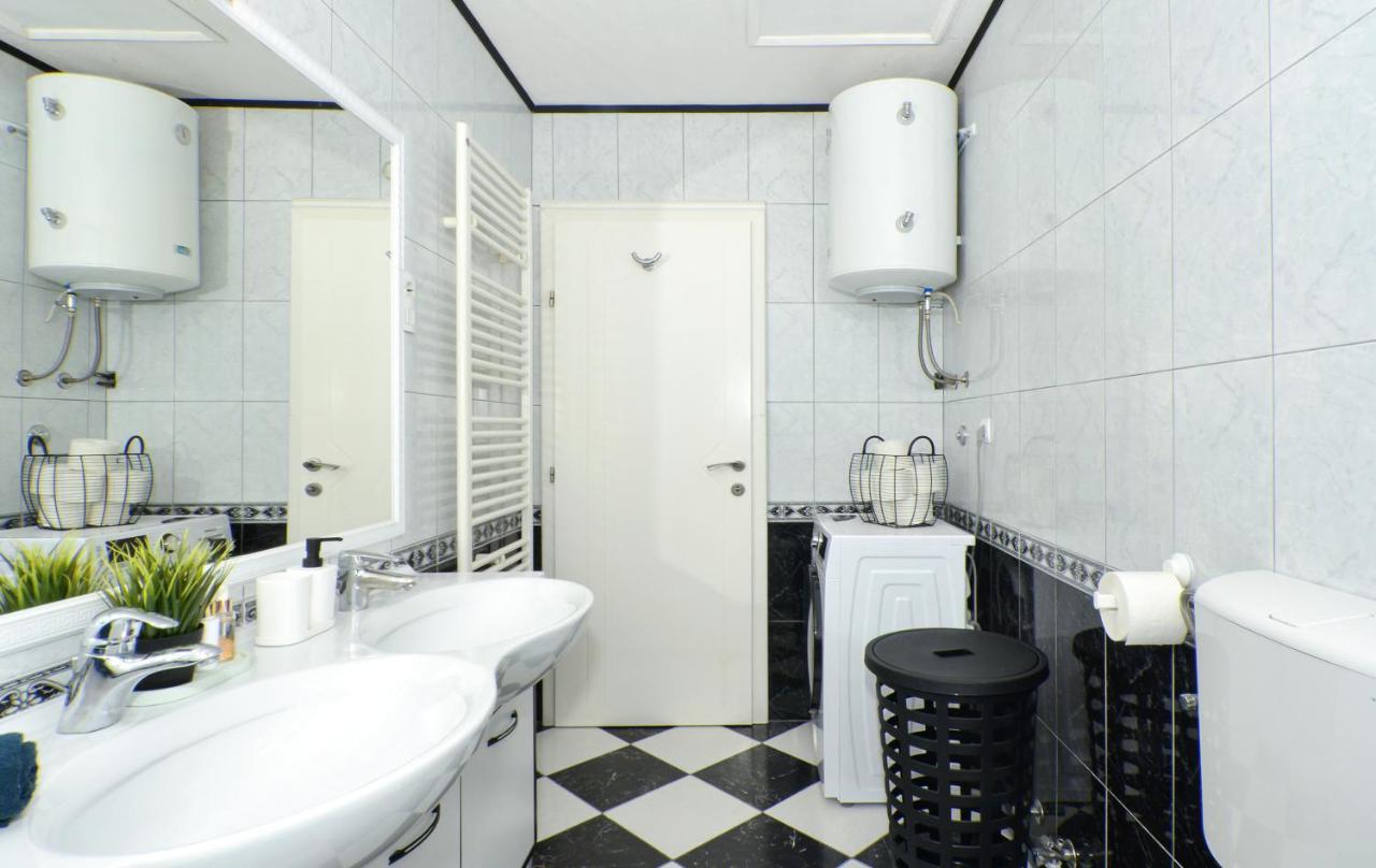 Copacabana Beach Apartments Trogir Exterior foto